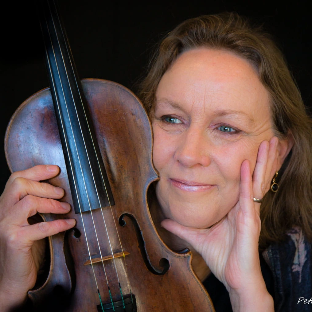 Kirsty JONES